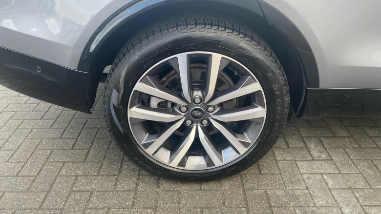 Land Rover Discovery 3.0 D300 Dynamic SE 5dr Auto Diesel Station Wagon